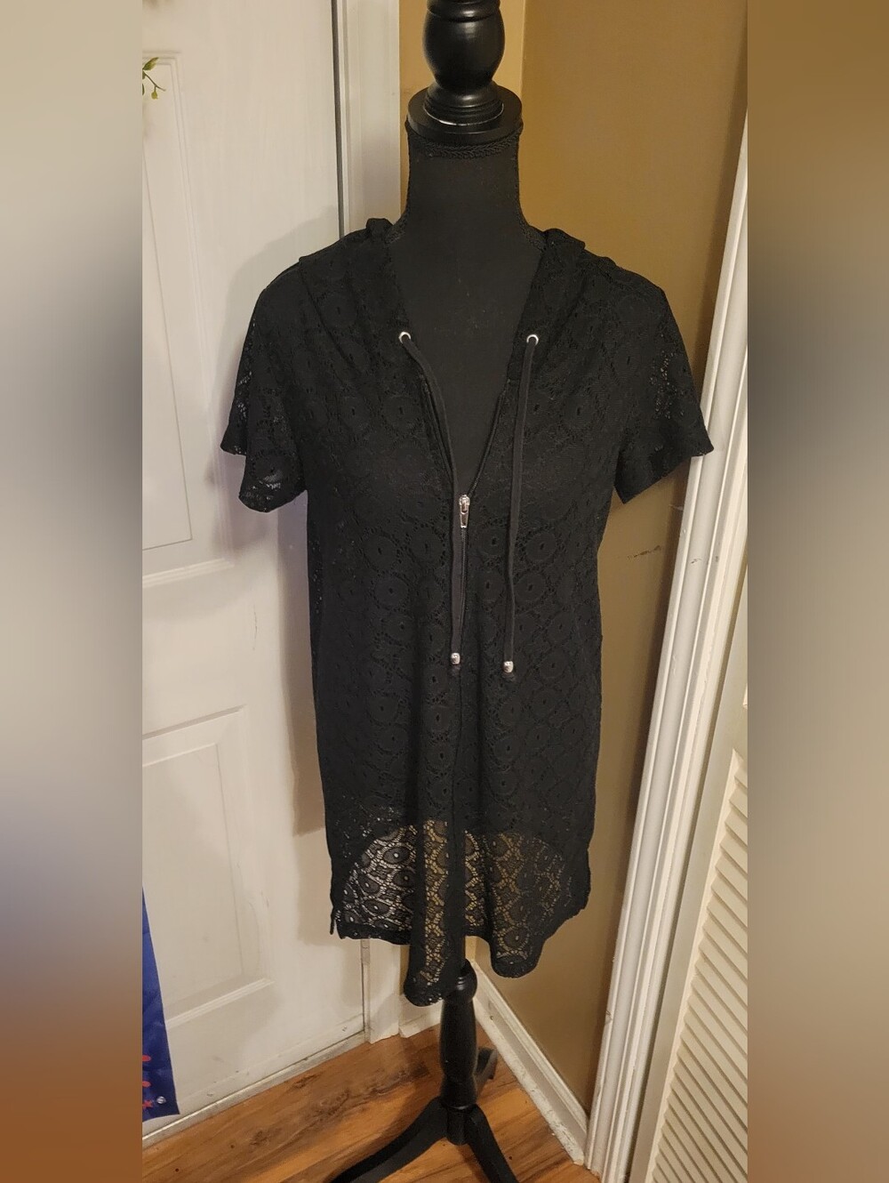 Women's Jaclyn Smith, Black Lace Zipped Hooded Coverup, Size Small